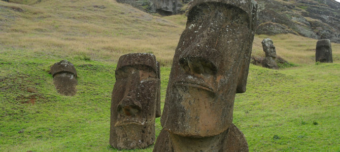 Rapa Nui : l’île de Pâques et ses mystères Rapa Nui : l’île de Pâques et ses mystères